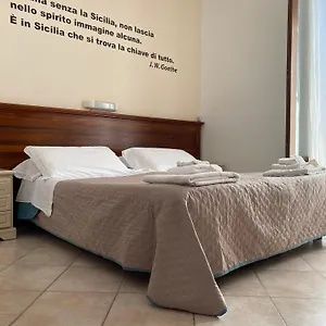 mamamia-guesthouse.sicilyhotelsitaly.net/